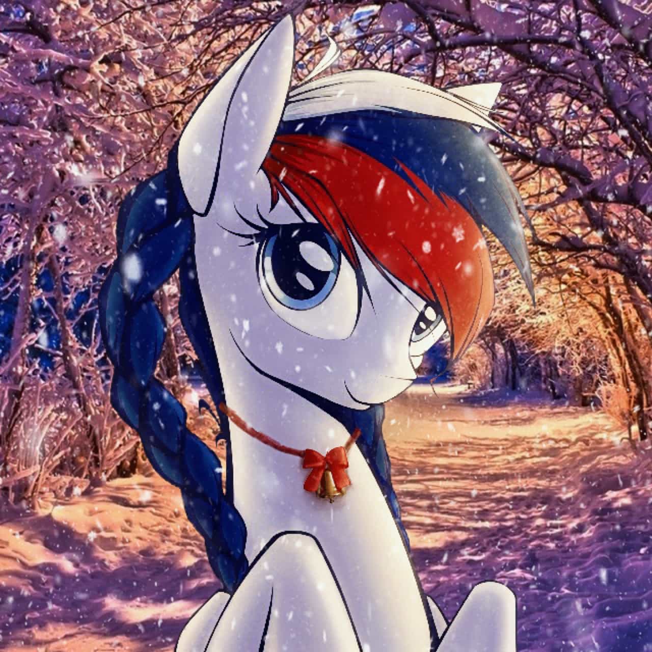  Аватарка чата. Белая пони с гривой расцветки флага Российского триколора на фоне вечерного зимнего пейзажа, идёт снег, на пони надет рождественский колокольчик. 